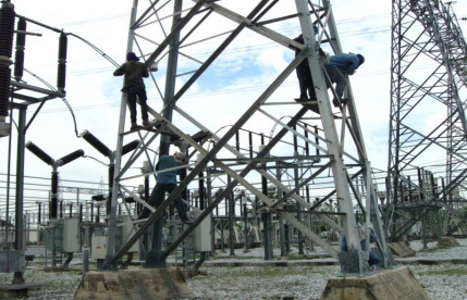 Electrical pylons recoated with Zinga in Thailand